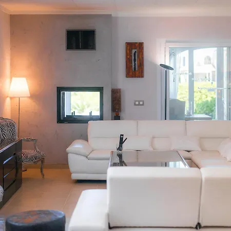 Welcs 250 Emp Con Piscina Privada Y Amarre Empuriabrava