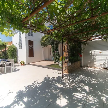 Welcs 250 Emp Con Piscina Privada Y Amarre Villa